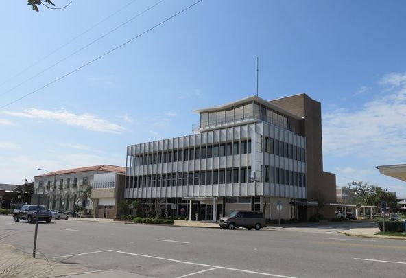 Freestanding Downtown Building: 226-230 N. Beach Street, Daytona Beach, FL 32114